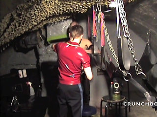 Amazing xxl fist in sling by French top