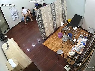 Hackers use the camera to remote monitoring of a lover's home life.615