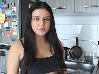 I Fuck the Technician Who Came to My House to Repair Some Things - Porn in Spanish