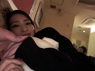 Amateur Asian Teen Fucks Her Boyfriend In a Hotel