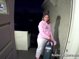 Chubby cutie Cassie sucks it up after cleaning up vintage