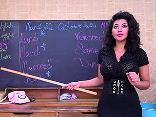 Amateur super hot brunette masturbating 3 mp4