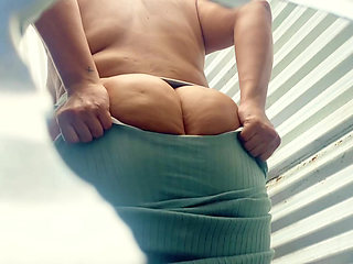 Look at me fearlessly in the outdoor booth