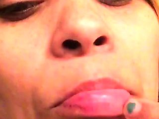 Amateur preggo hoe toys her pussy close up in fetish solo