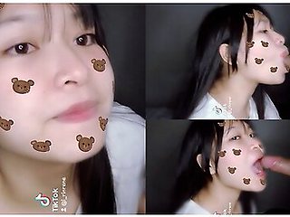 Cute Thai Girl Meet Random Guy For Free Sucking - สาวไทยuารกuดอมควยชายเดยวขบรถwาuwอดดควยเลย