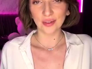 Amateur hottie solo masturbation