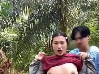 Ngewe Sama Anak Di Kebun Sawit Indonesia Crot Dalam