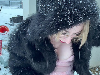 Giuliana this dildo and this feels good under the Normandy snow