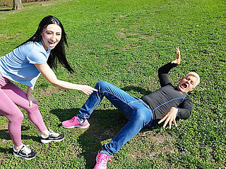 Didi Zerati VR - Behine Ths Scenes - Hairy Pussy Makes Old Pervert Cum Early