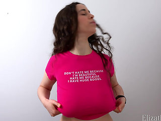 T-shirt Try on Edging Challenge