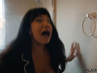Little Puck and Isiah Maxwell Pound the Ghost Out of the House in a Wild Cuckold Session