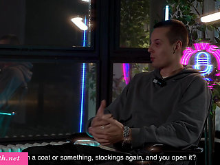 Jeny Smith talks about her life in an interview and answers personal questions.