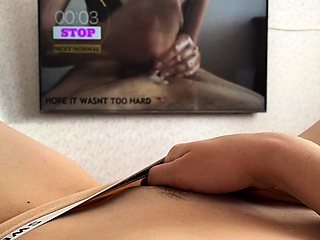 Masturbandose viendo porno