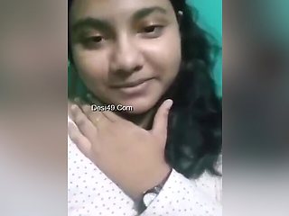 Today Exclusive- Cute Desi Girl Shows Her Boobs And Pussy