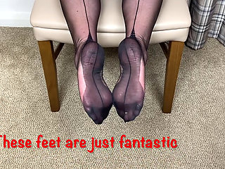 Mrs Mature Feet as the Big Elf