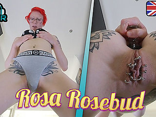 Rosa Rosebud Facesitting