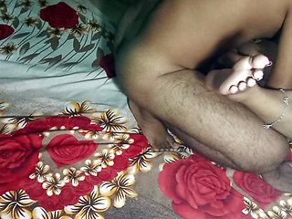 Desi housewife having sex with her husband.