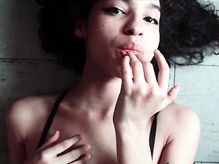 Amateur webcam babe showing her sexual goods