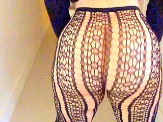 Amateur busty milf loves fiting her big ass hard