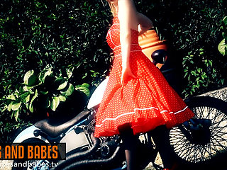 Amelia de luxe - bikes and babes tv sexy videos