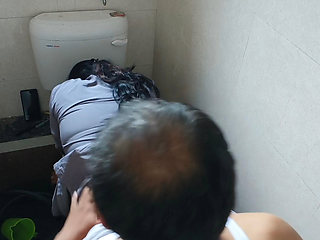 Quick sex with office maid