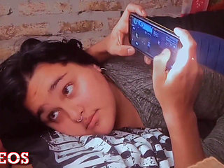 Playing Free Fire with My Best Friend and She Gives Me a Blowjob so That I Lose the Game