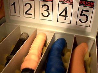 German mature masturbating at casting