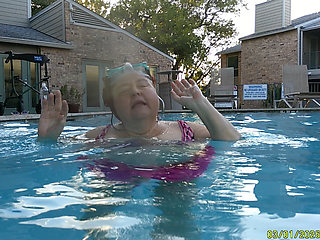 Som Under Water Fun with You Sexy Big Beauty Nurse Vicki
