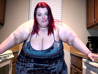 Australian BBW with big boobs gives blowjob