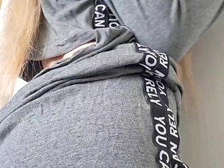 I've got a bit of a domestic kink, and I can keep a secret !