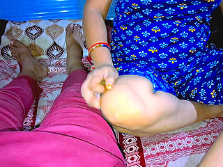 Indian muslim bhabhi injoy with boyfriend in the room
