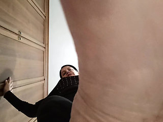 Giantess: I Crush You Filty Worm - (english Version)