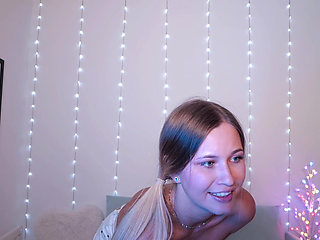 The Sexy Beauty Moved Towards the Camera with Her Pussy Forward