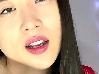 Close up asian pussy play