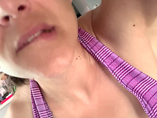 Long Pussy Eating Session Is so Good! Phone View