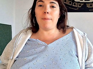 Curvy Evitacamila gets an anal creampie and shows off her huge tits