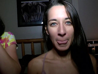 Freya Fists a Fucking Freak