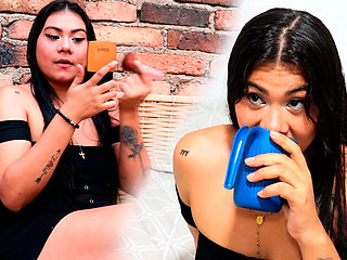 BEAUTIFUL INDIAN WOMAN IS VERY THIRSTY AND I INVITE HER TO MY HOUSE TO MEET US