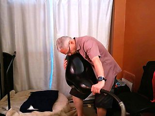 Daddy Balloonbanger Inflates Seven Giant Loads and Cums