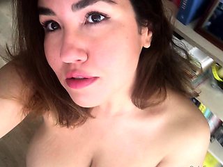 Big boob brunette masturbates on webcam