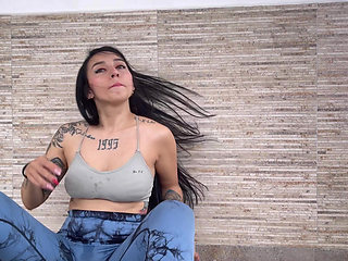 I Fuck a Nice Dick While Working Out and Tear My Leggings