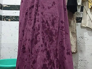 Priya Bhabi Big Ass Bath Show