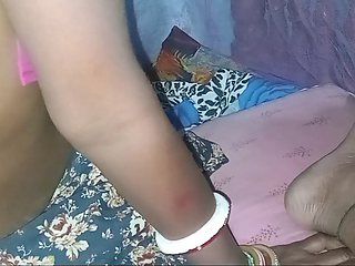 Indian stepmom Vinnusi in a saree gets roughly humped by her stepson