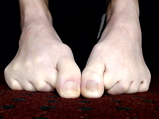 Long Toes Wiggling Toes