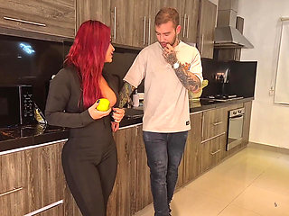 I went to get my friend for the gym and ended up swallowing my stepbrother's cock in a brutal carelessness