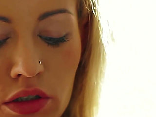 Kari and Jennifer Get It on