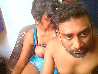 Visited widowed MILF on vacation - She Walks In Whist i was naked