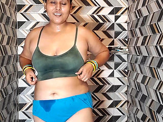 Desi Puja Bhabhi Bathroom Scene