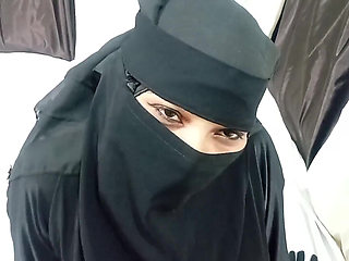 Perfect Footjob by Gorgeously Muslim Girl