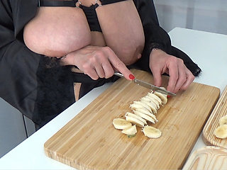 Big hanging tits cook breakfast